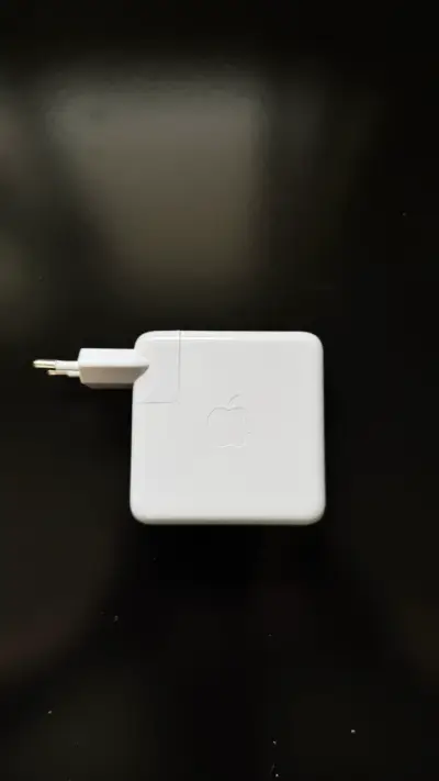 Cargador USB-C 67W Apple para MacBook - miniatura 1