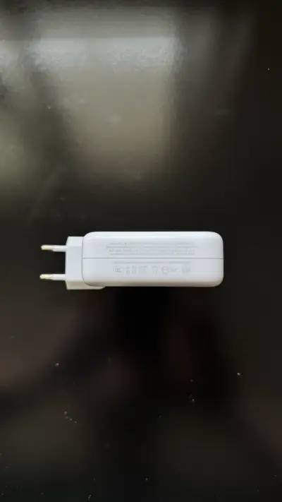Cargador USB-C 67W Apple para MacBook - miniatura 4