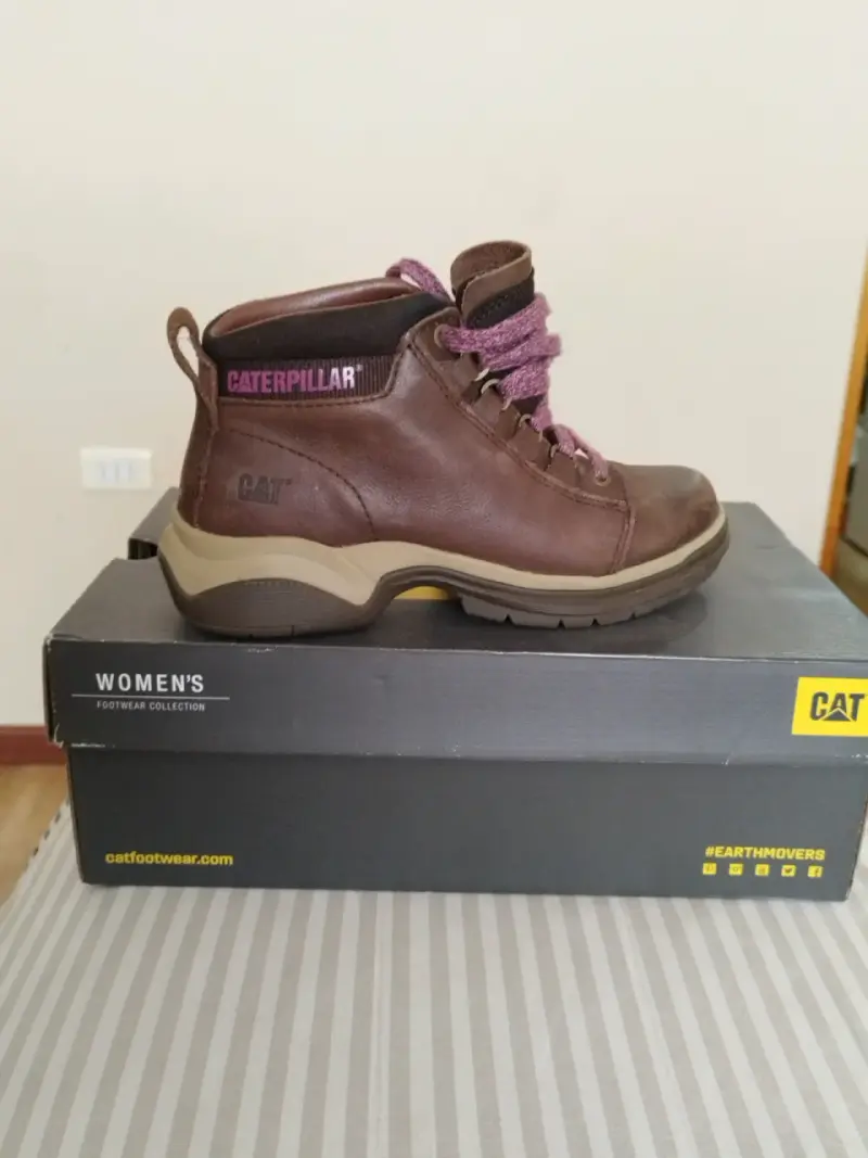 Botas Caterpillar para mujer color marrón - 1