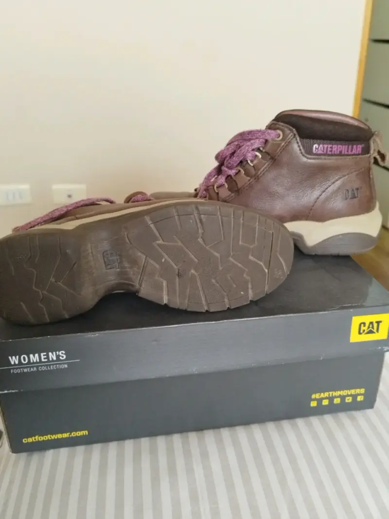 Botas Caterpillar para mujer color marrón - 2