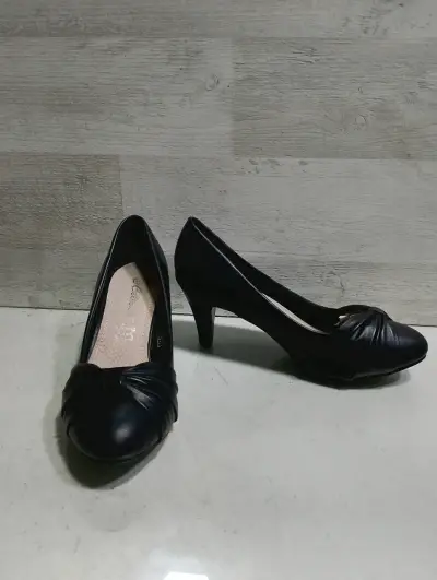 Zapatos de Tacón Negro para Mujer Elegantes - miniatura 3