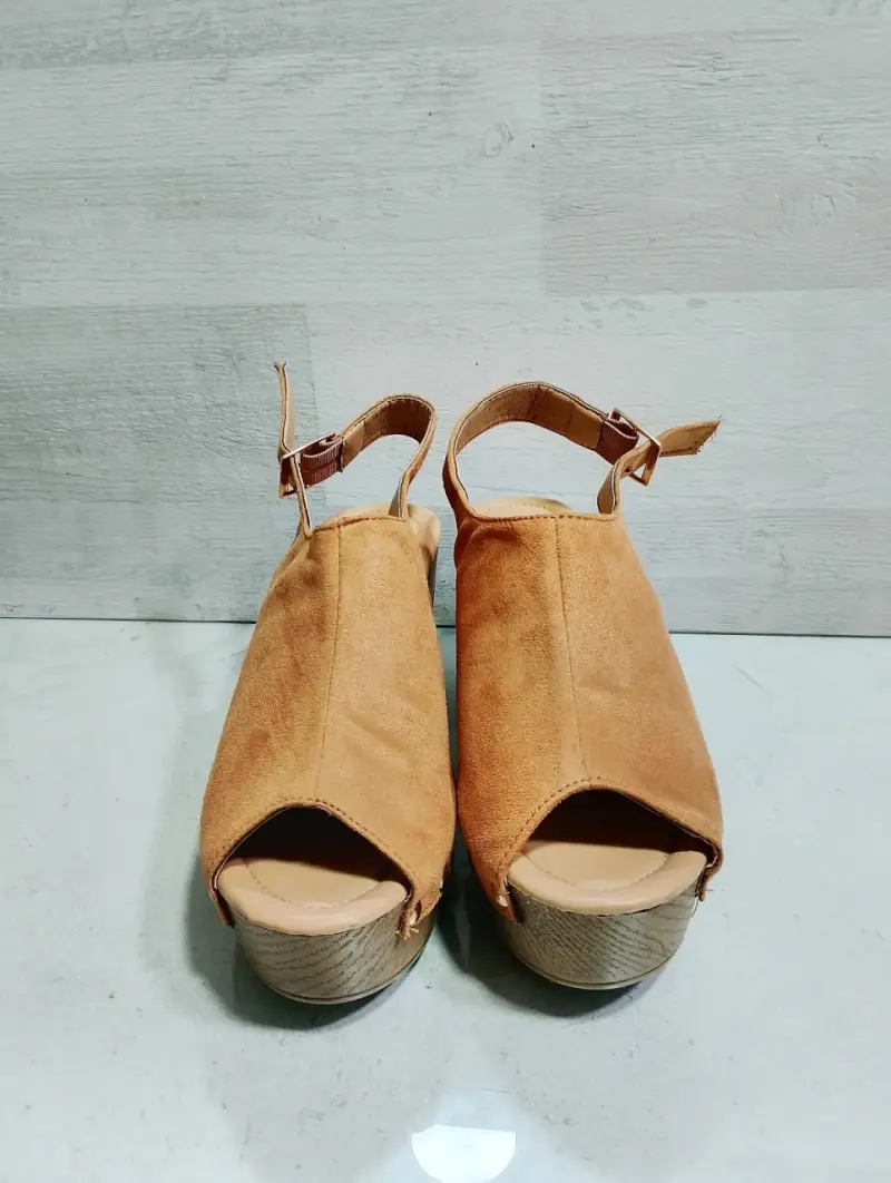 Sandalias de Cuero Suave con Plataforma