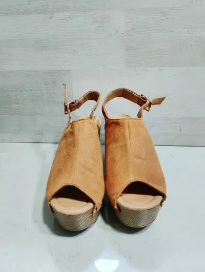 Sandalias de Cuero Suave con Plataforma - miniatura 1