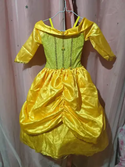 Vestido de princesa amarillo para niña - miniatura 1