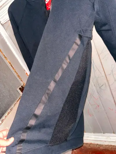 Polerón Nike negro con capucha y cierre - miniatura 5