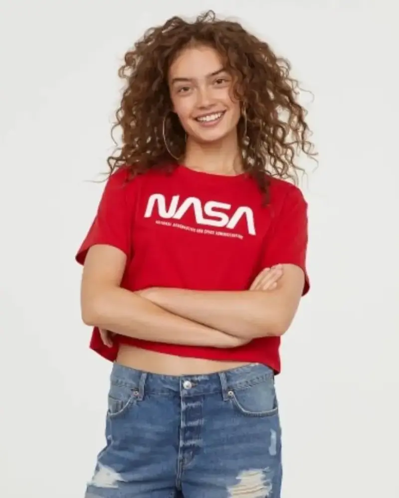 Polera roja NASA para mujer