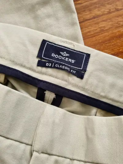 Pantalones Dockers beige Classic fit - miniatura 3