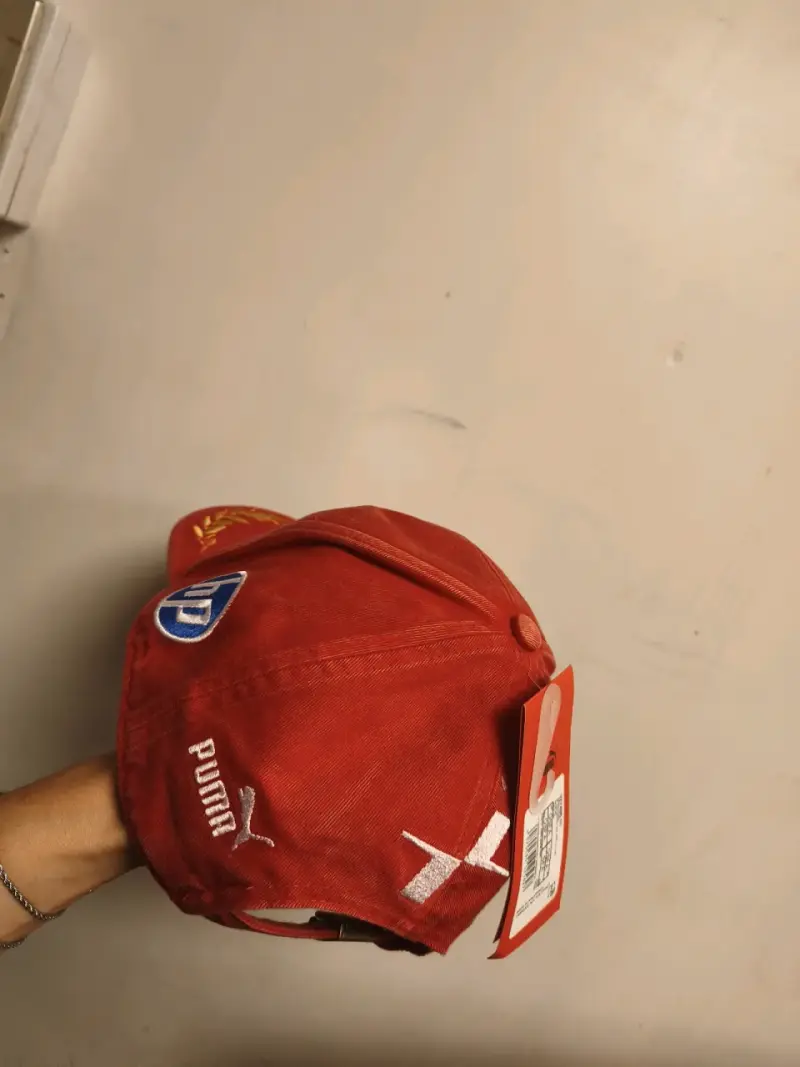 Gorra roja Ferrari Puma edición especial - 3