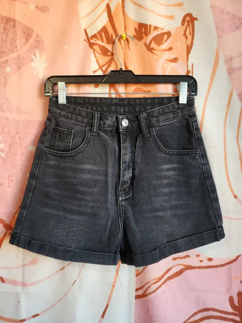 Shorts de mezclilla negros para mujer - 2