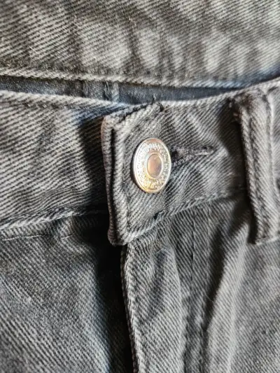 Shorts de mezclilla negros para mujer - miniatura 5