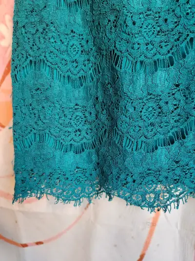 Falda corta de encaje verde para mujer - miniatura 6