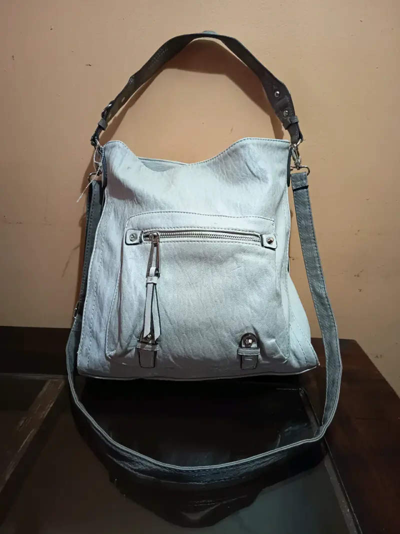 Cartera tipo hobo marca Jessica Simpson - 3