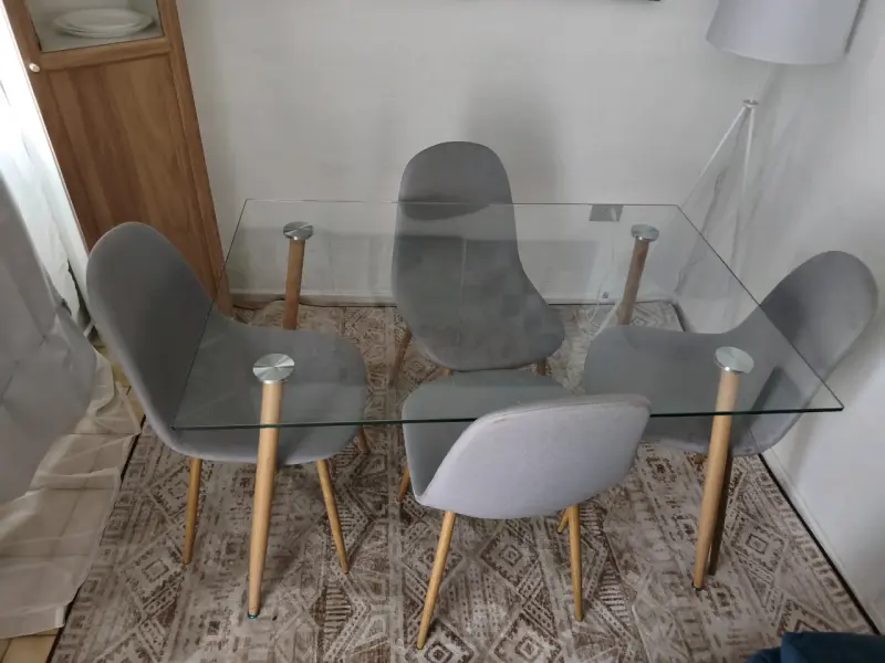 Juego de comedor moderno con mesa de vidrio