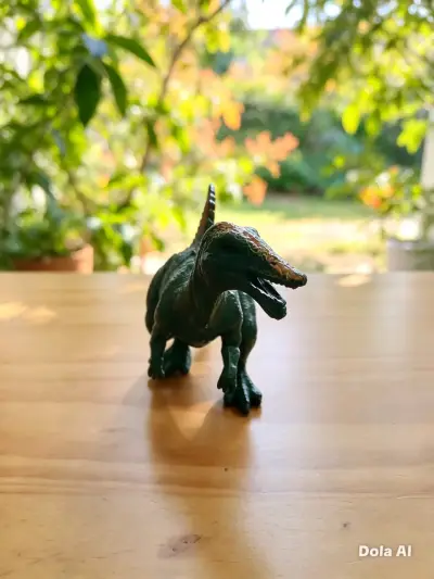 Figura de dinosaurio Spinosaurus de juguete - miniatura 1