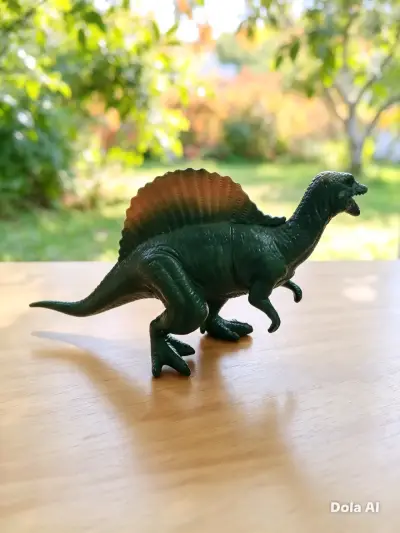 Figura de dinosaurio Spinosaurus de juguete - miniatura 2