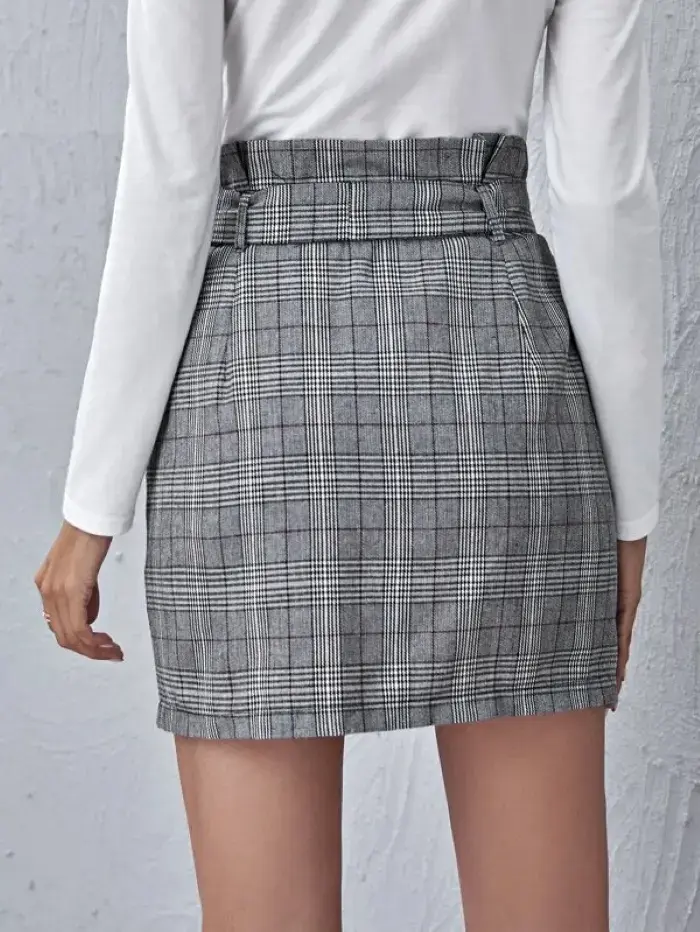 Falda corta a cuadros con cinturón para mujer - 2