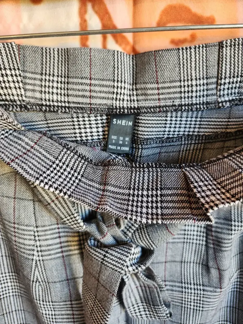 Falda corta a cuadros con cinturón para mujer - 6