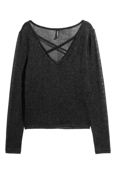 Polera negra con diseño cruzado - miniatura 1
