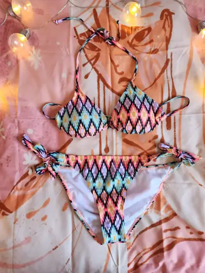 Bikini estampado geométrico colorido - miniatura 2