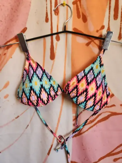 Bikini estampado geométrico colorido - miniatura 5
