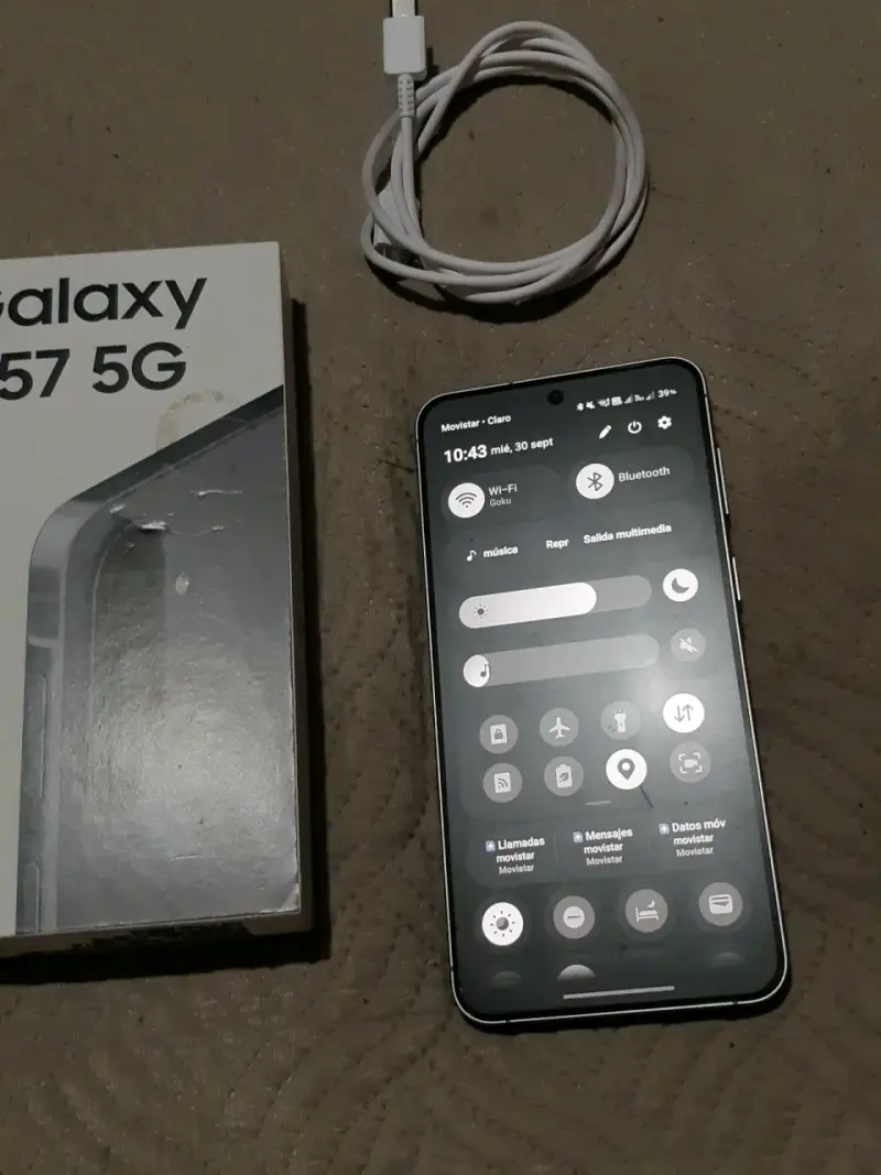 Samsung Galaxy A57 5G en buen estado - 4