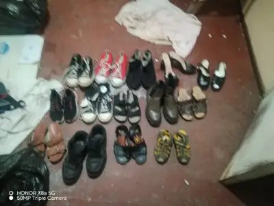 Lote de zapatos variados para adultos y niños - miniatura 4