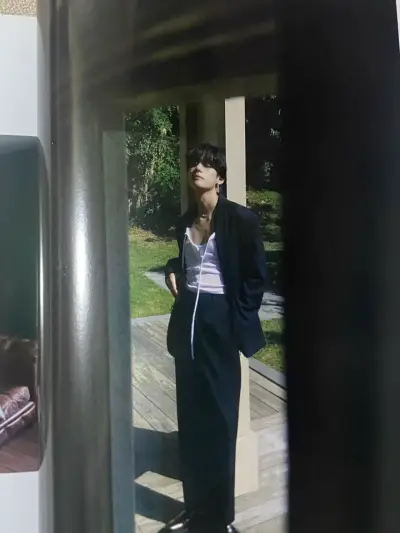 BTS Taehyung V  Revista Vogue Korea - miniatura 5