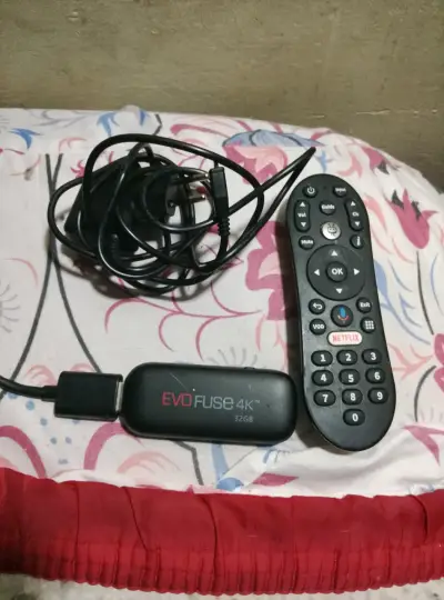 Reproductor de Streaming Evo Fuse 4K con Control - miniatura 1