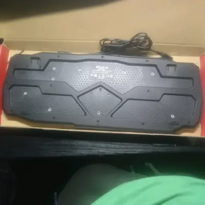 Teclado Gamer Xtrike Me Rainbow Retroiluminado - miniatura 4