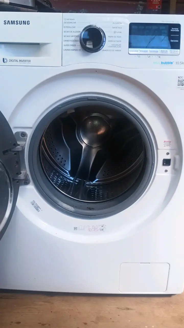 Lavadora Samsung EcoBubble 9kg con Inverter - 2