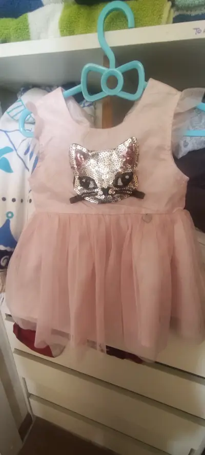 Lote de vestidos para niña en varios colores y estilos - miniatura 5