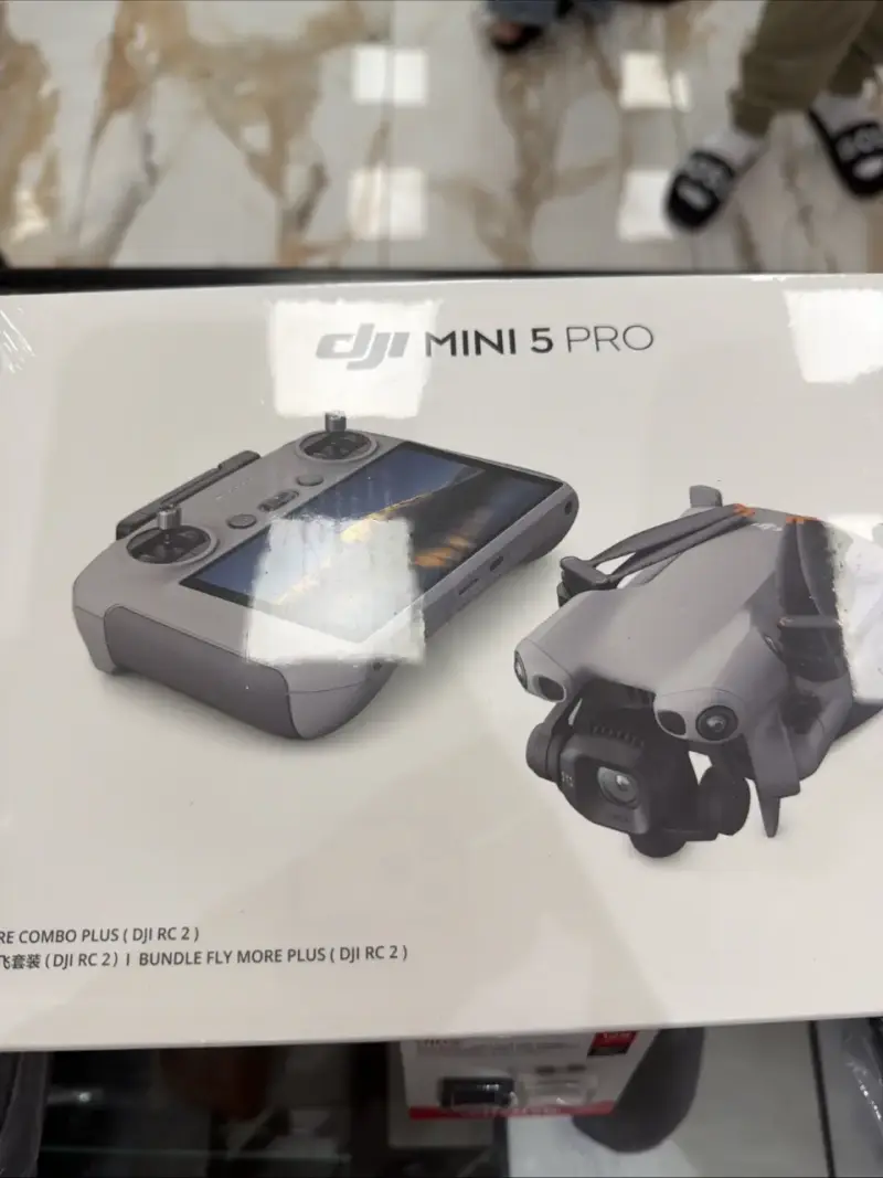 Dron DJI Mini 5 Pro con RC2 y pack Fly More Combo - 2