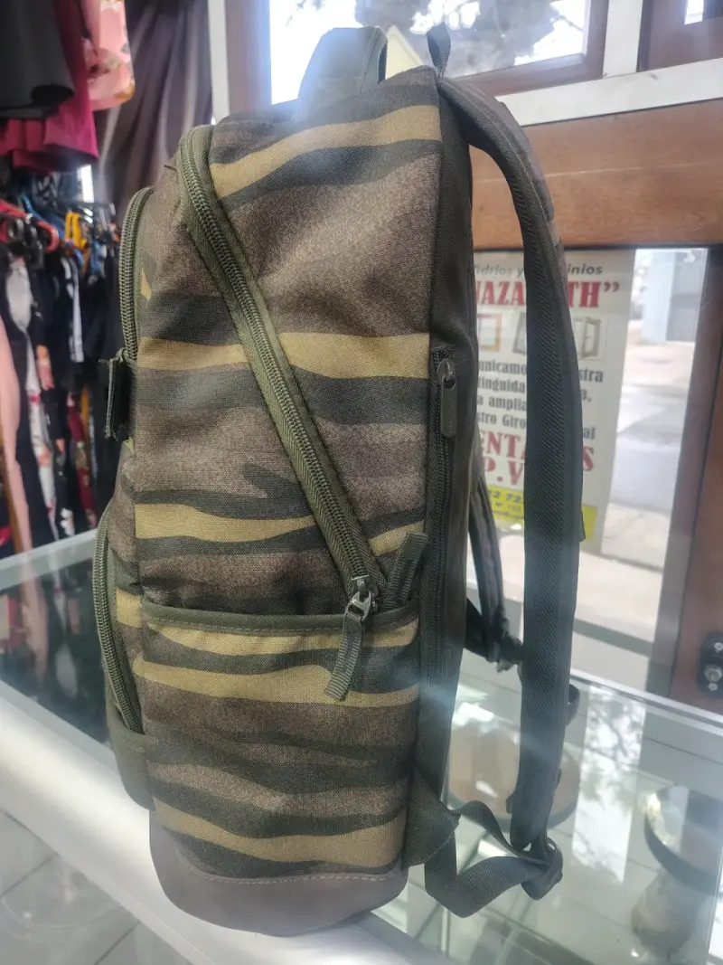 Mochila camuflada Head con múltiples compartimentos - 2
