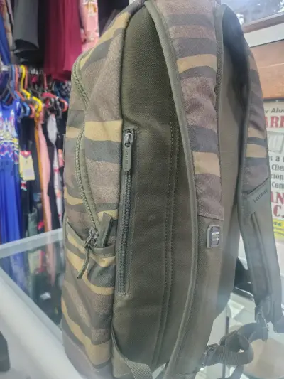 Mochila camuflada Head con múltiples compartimentos - miniatura 4