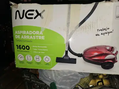 Aspiradora de arrastre Nex 1600W roja - miniatura 1