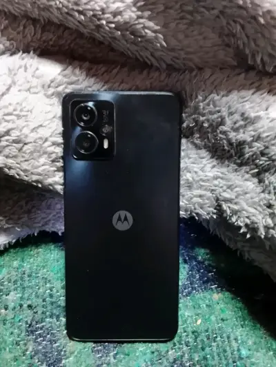 Smartphone Motorola con cámara dual - miniatura 1