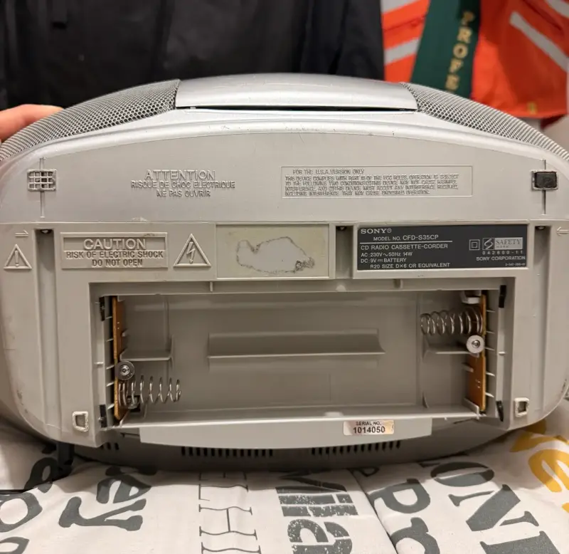 Radio portátil Sony con CD, Cassette, Radio y MP3 - 5