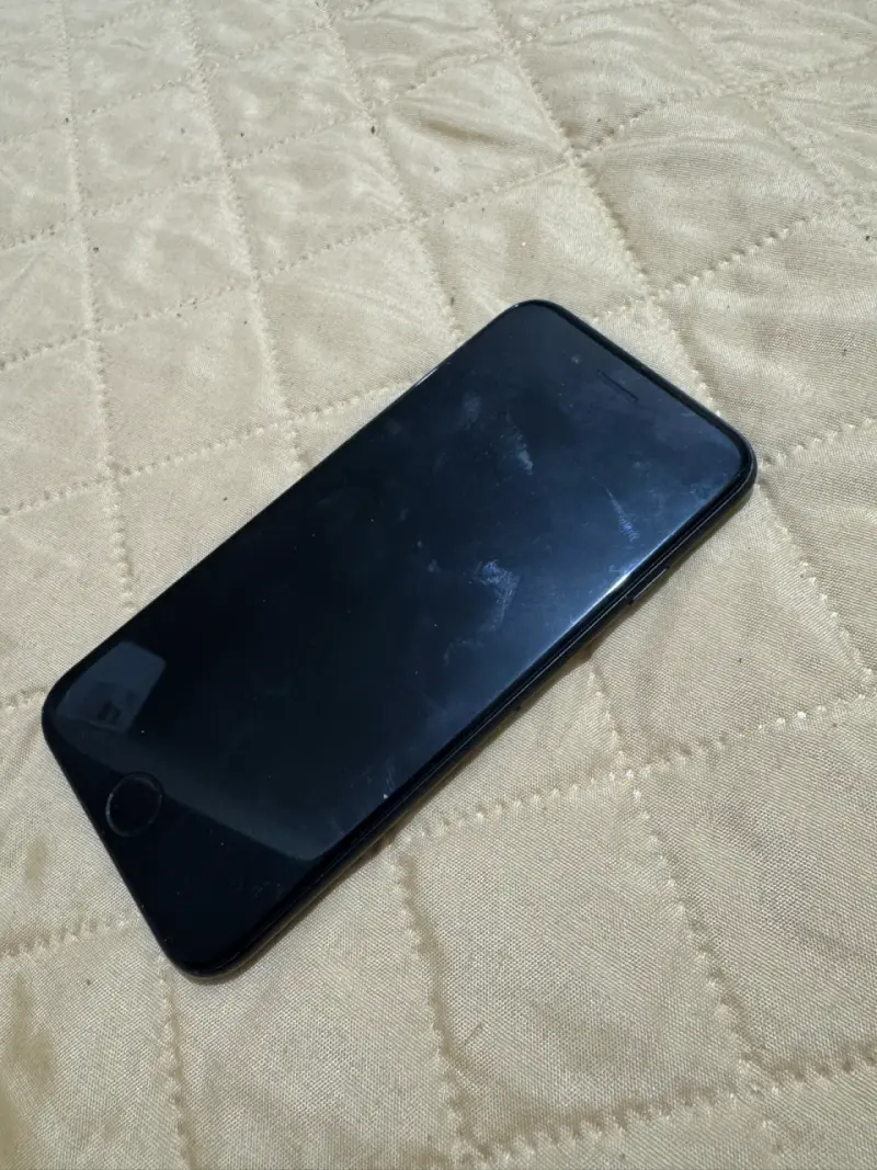 iPhone SE 2da Gen - 2