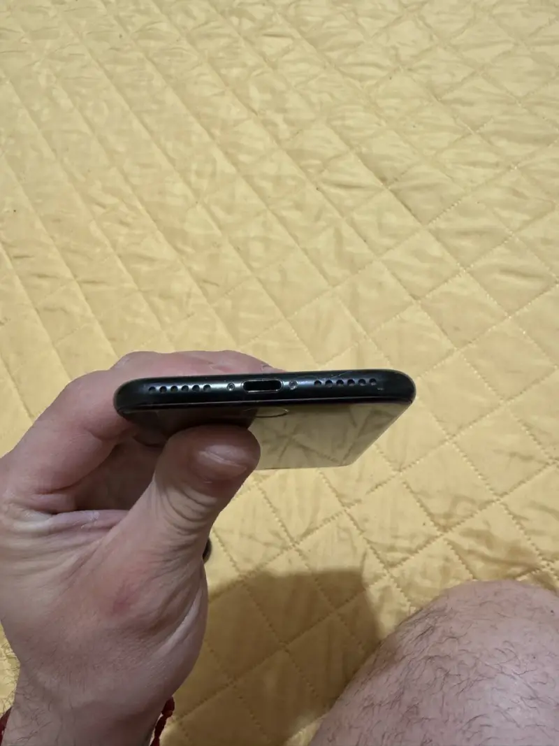 iPhone SE 2da Gen - 4