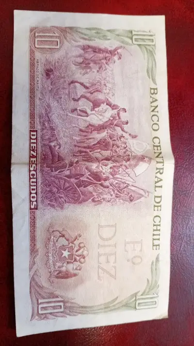 Billete antiguo de 10 escudos de Chile - miniatura 2