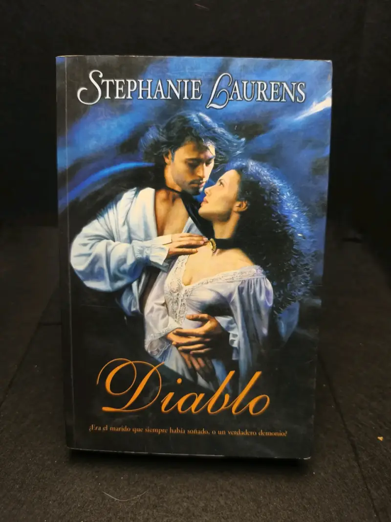Libro 'Diablo' de Stephanie Laurens en buen estado - 1
