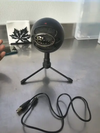 Micrófono USB Blue Snowball Negro con Trípode - miniatura 1