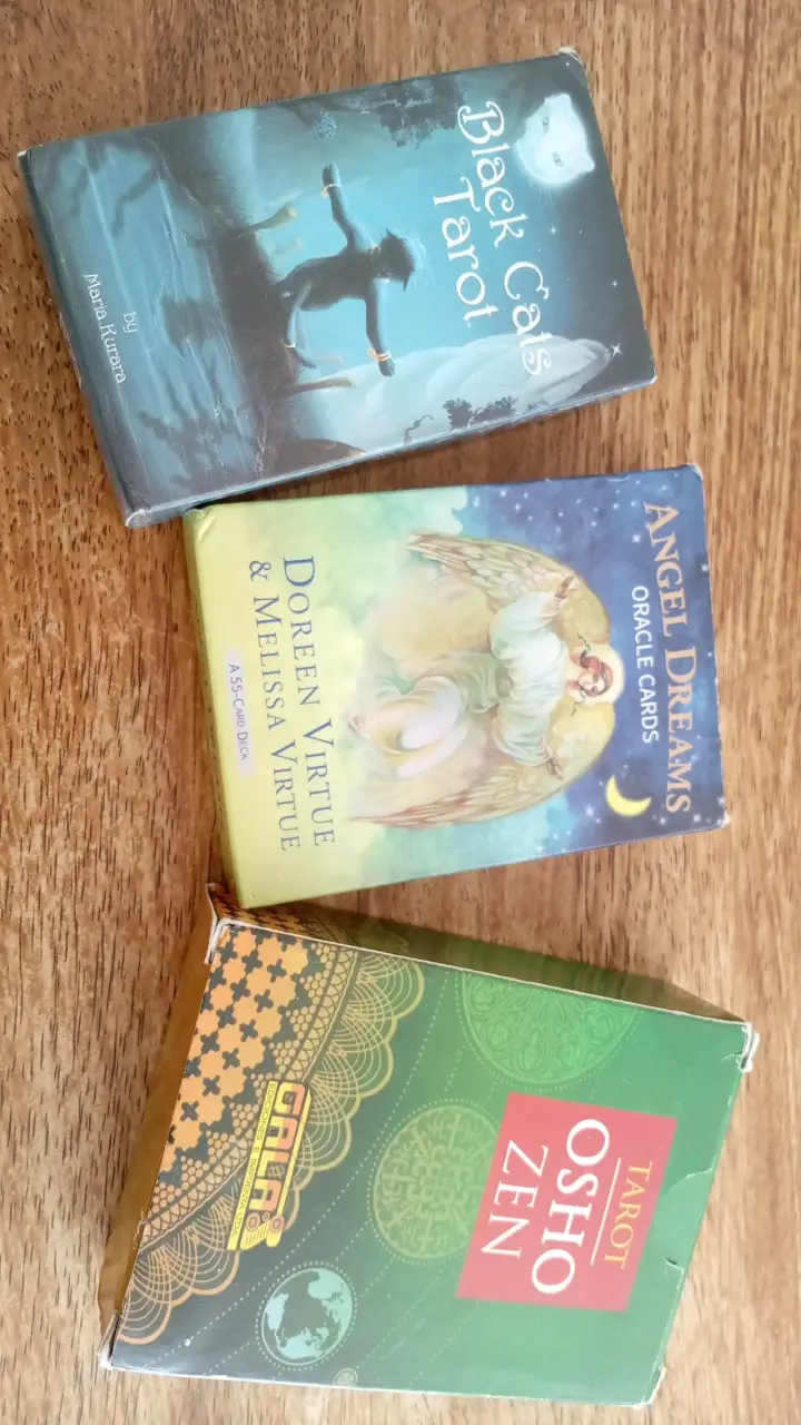 Set de cartas de tarot y oráculo
