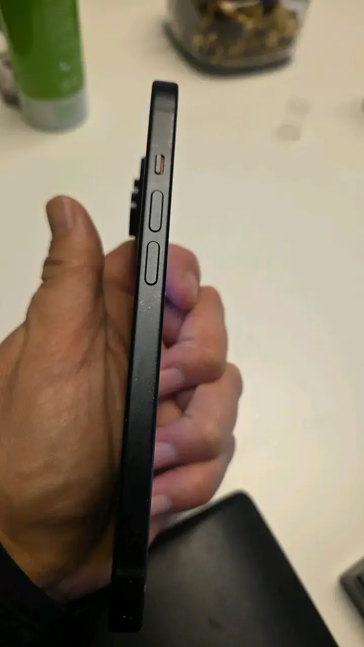 iPhone 15 - 4
