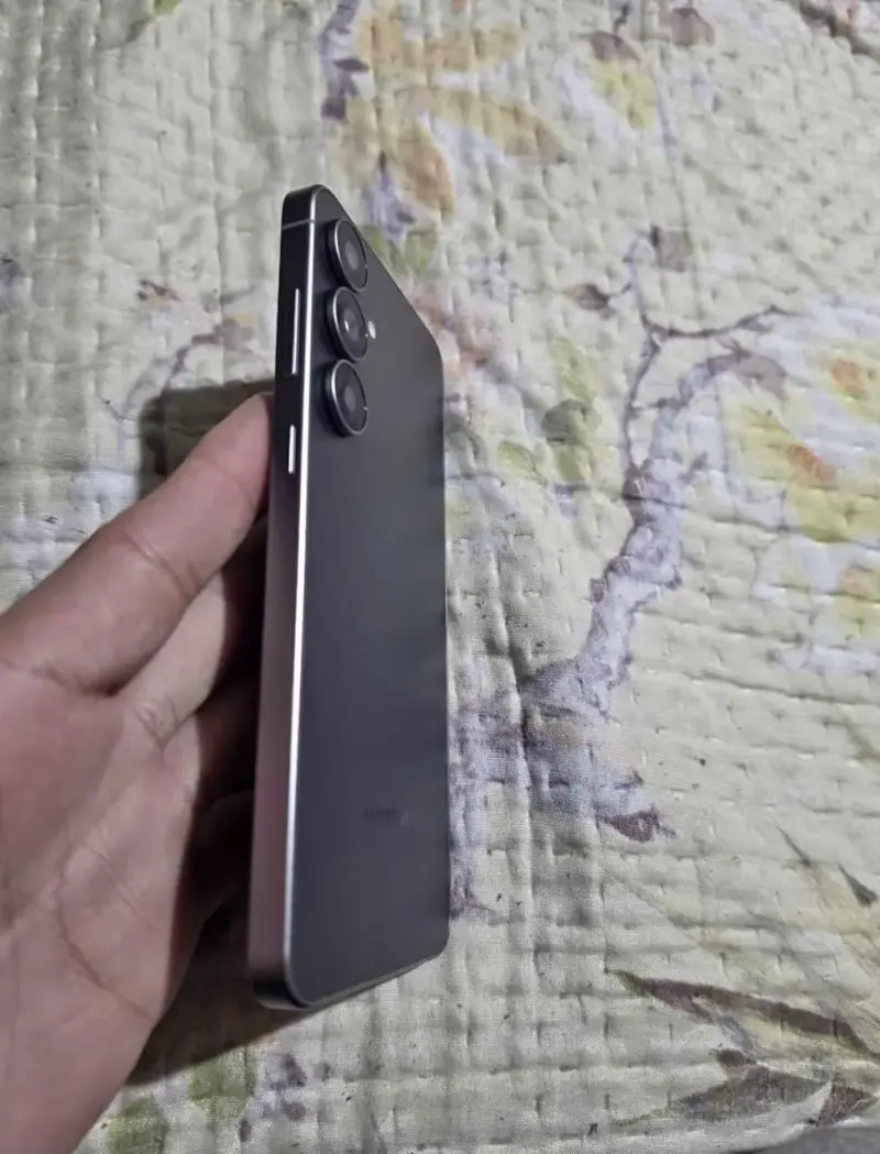 Smartphone Samsung Galaxy S25 fe en buen estado - 3