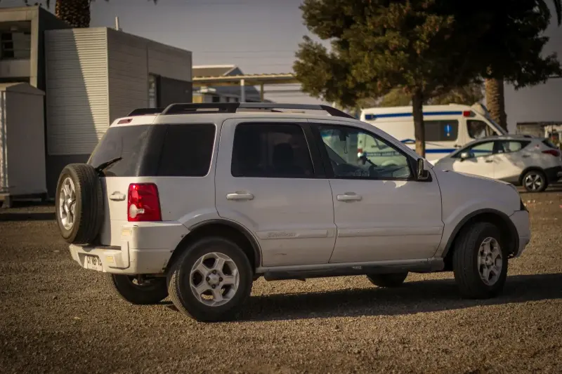 Camioneta Ford EcoSport 2011 en buen estado - 4