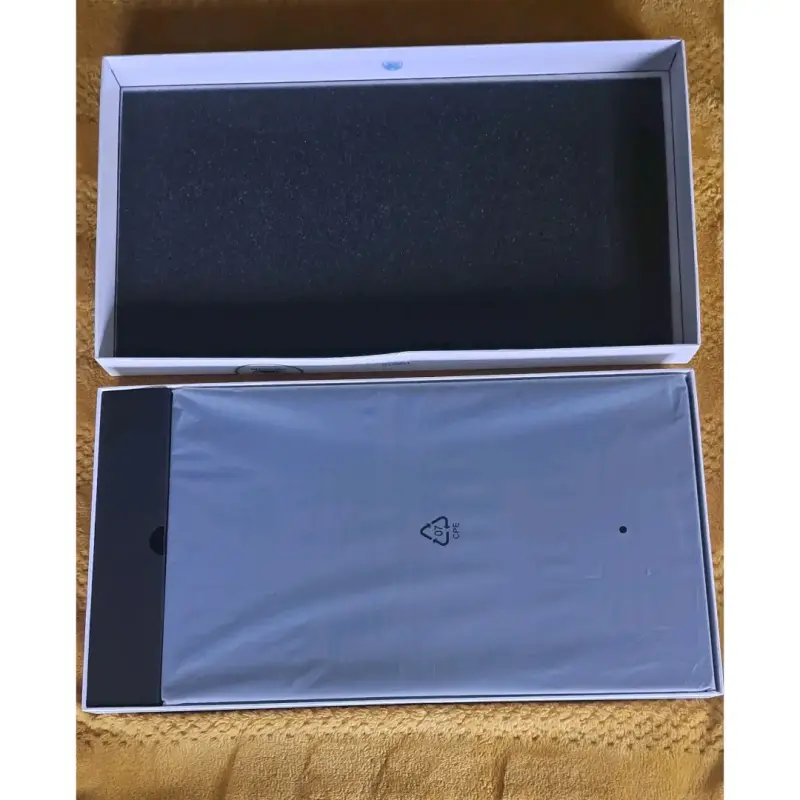Tableta Gráfica Huion HS610 con Lápiz y Accesorios - 2