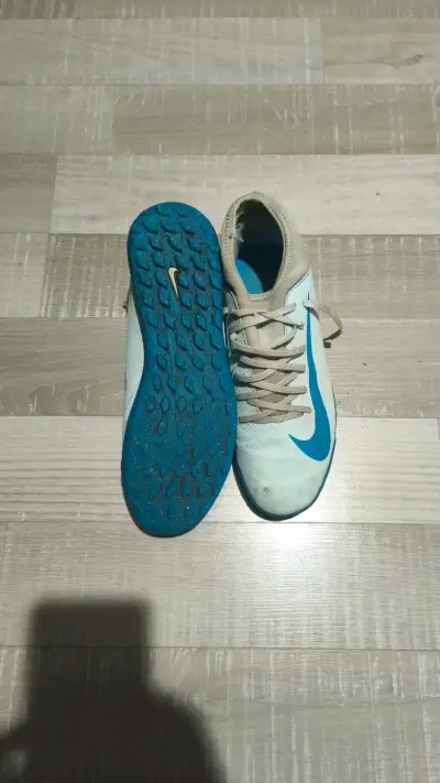 Zapatillas deportivas Nike blancas y azules - miniatura 3
