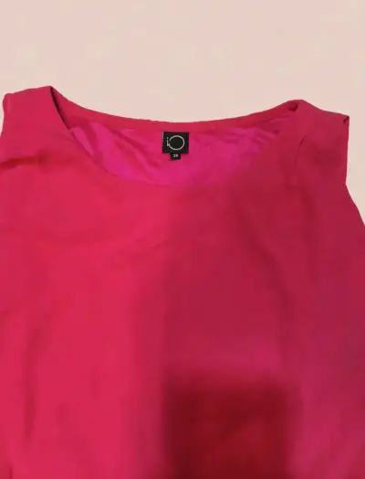 Vestido fucsia con bordado talla 38 - miniatura 2