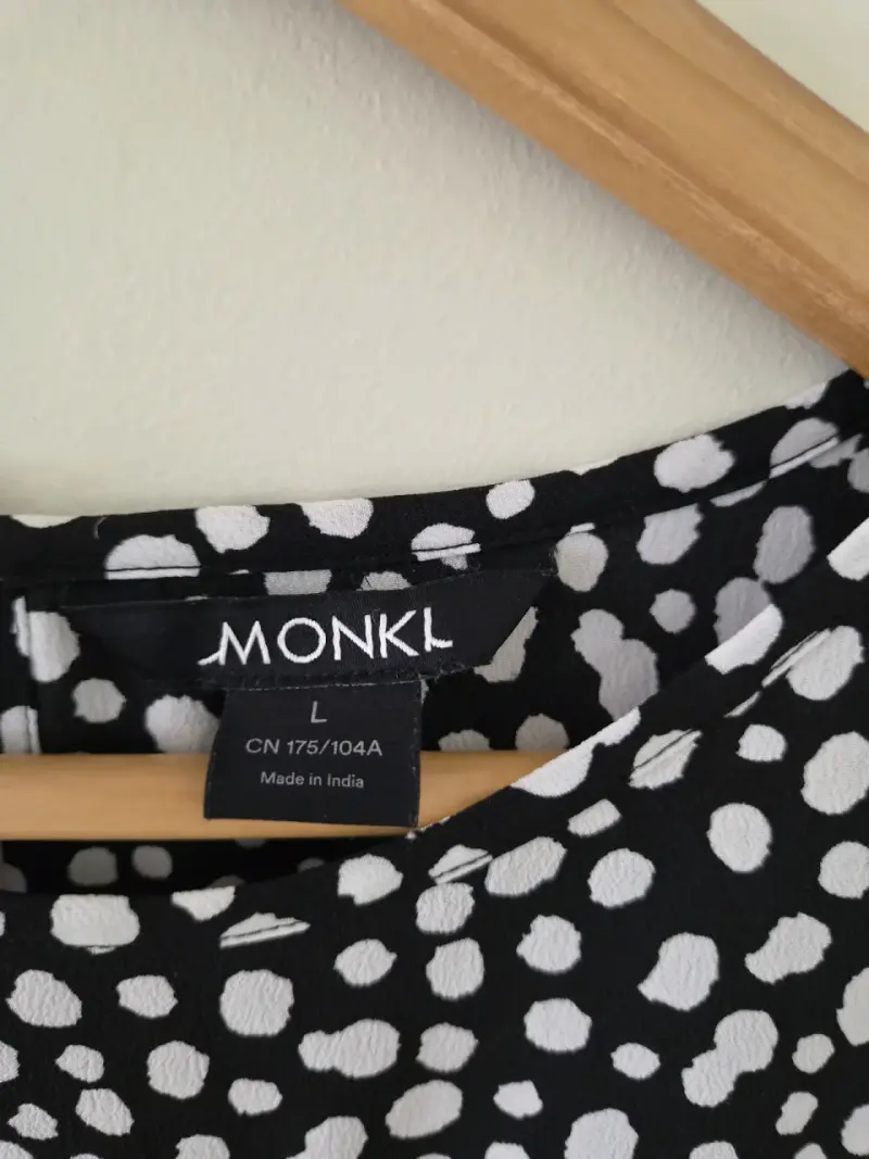 Vestido Monki negro con estampado de lunares - 3